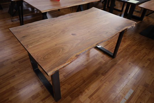 Esstisch Tisch +Massivholz Akazie +Echte Baumkante +Neu auf Lager