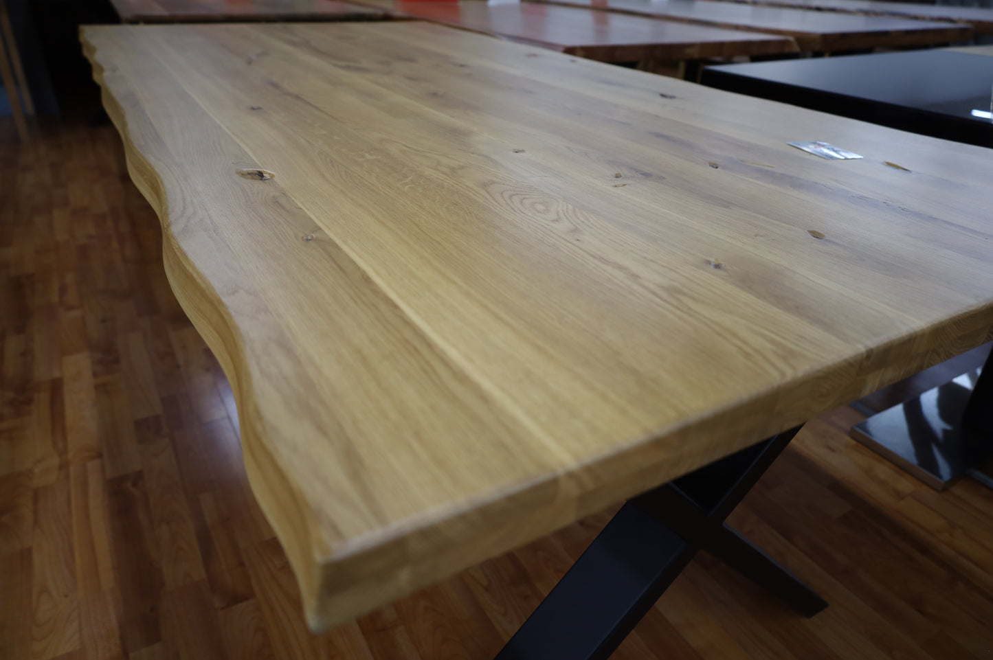 Esstisch Tisch + Massivholz Alt Eiche + Gewachst + Baumkante