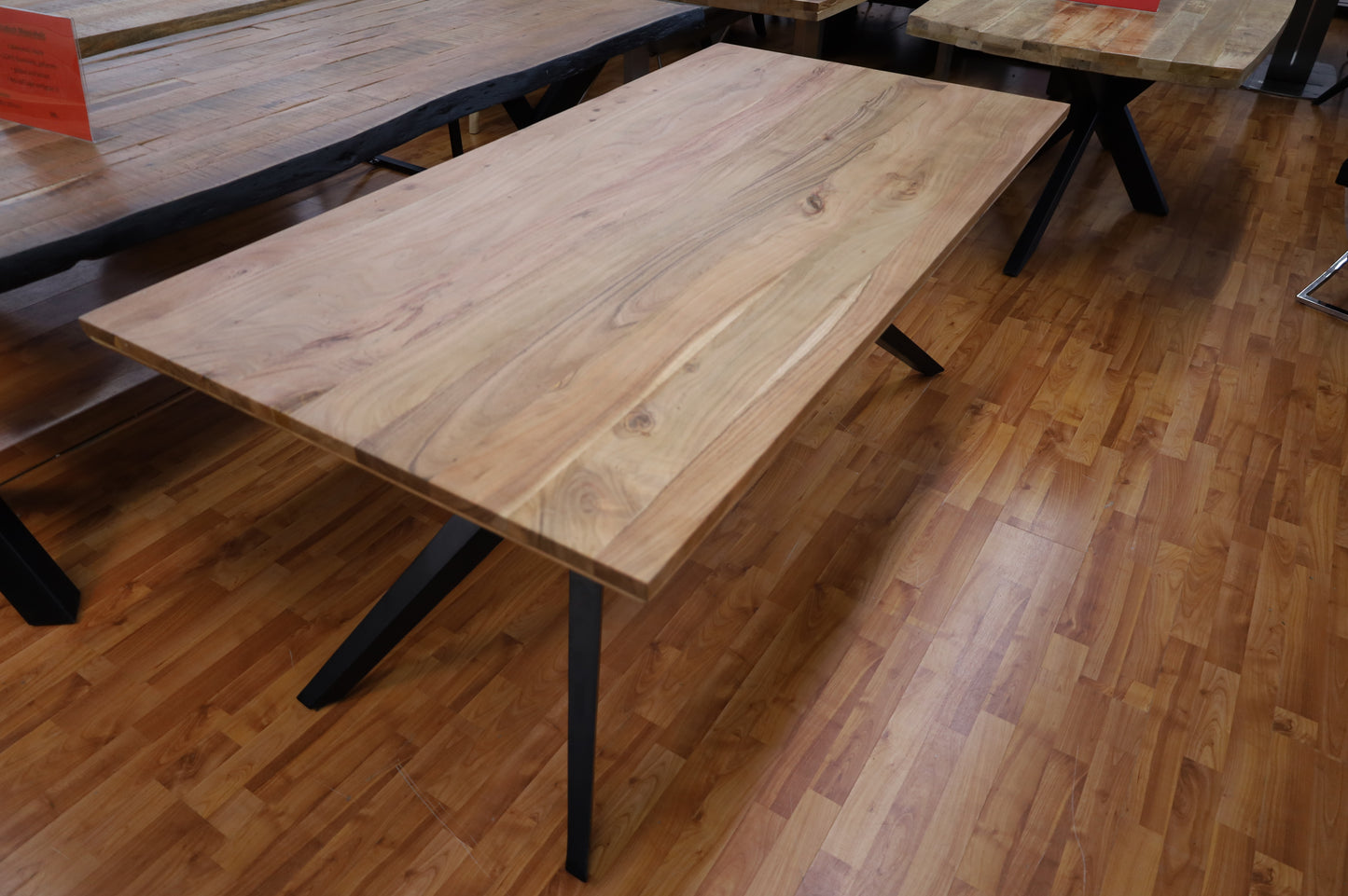Esstisch Tisch + Massivholz Akazie + DesignerGestell + Neu auf Lager