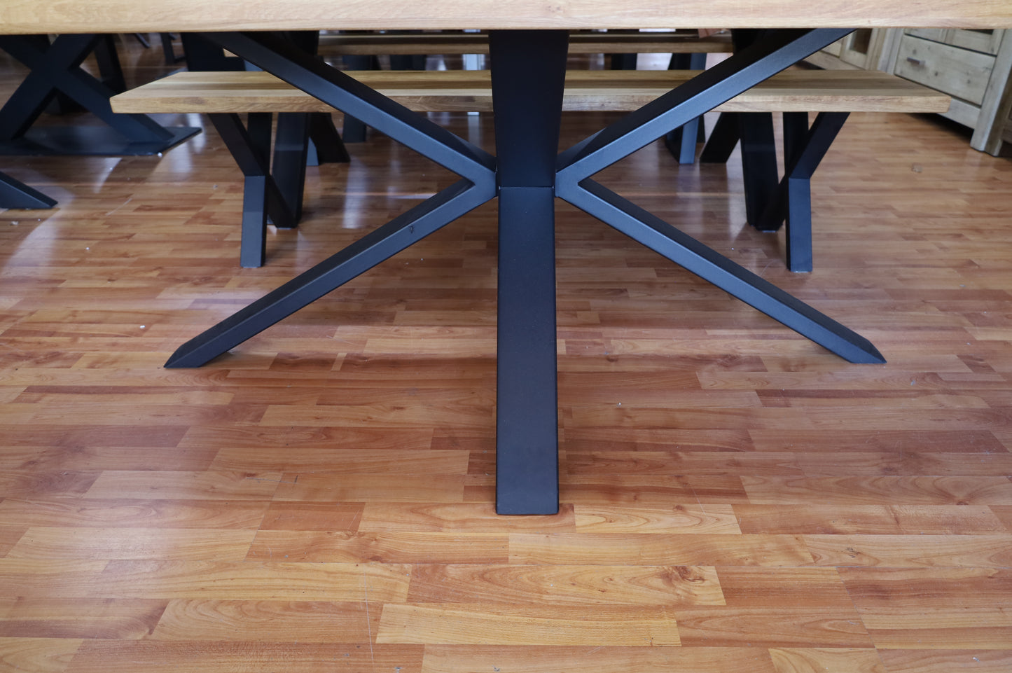 Esstisch Tisch + MASSIVHOLZ Eiche + Baumkante + Spider Gestell