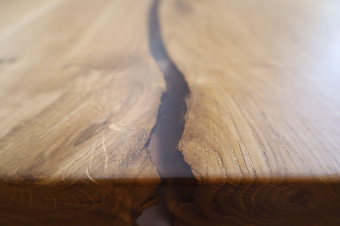 Esstisch Tisch +Massivholz Eiche VOLL 4cm +Baumkante +Epoxidharz