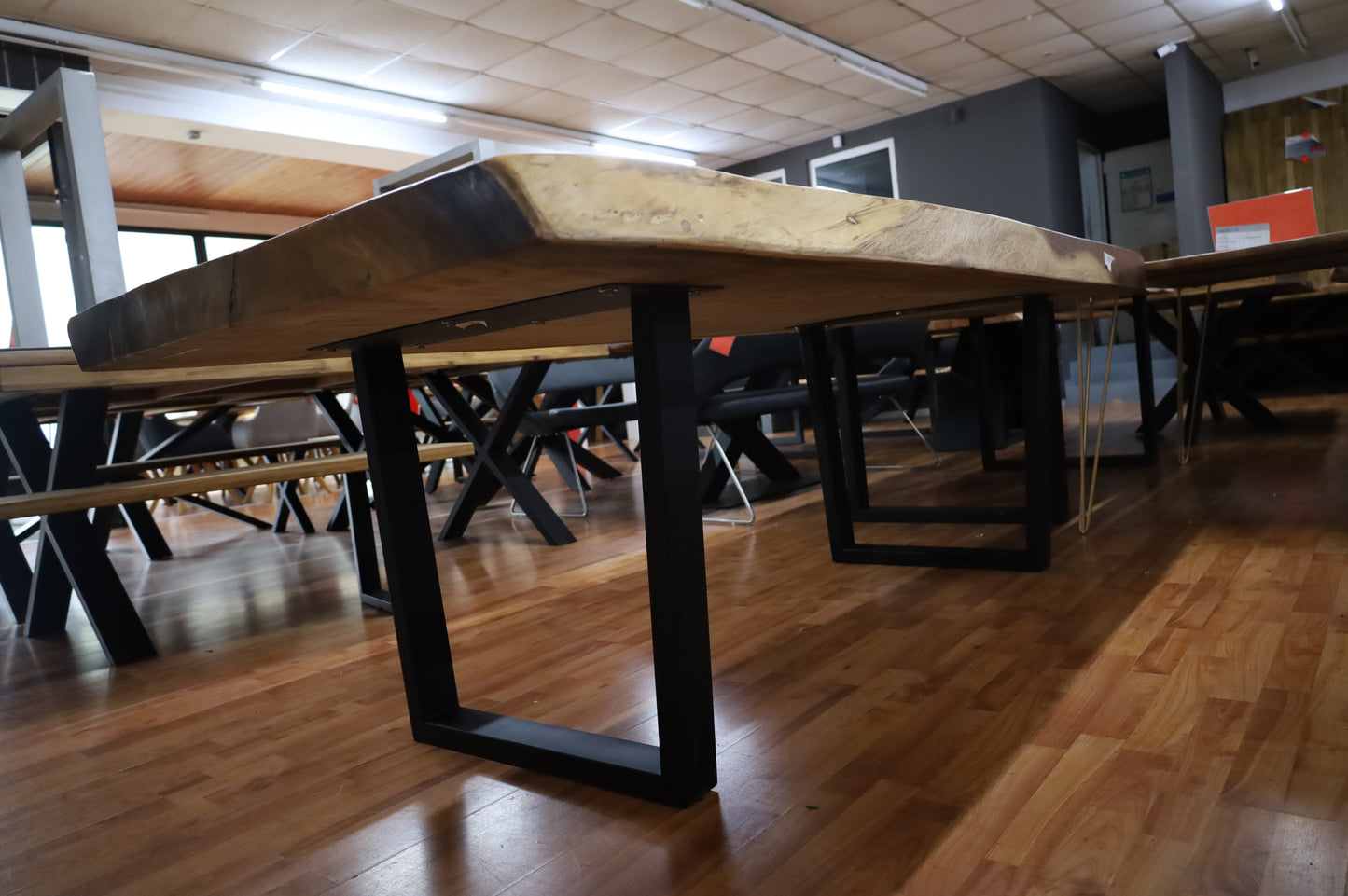 Esstisch Tisch +Suar Holz +Baumscheibe 9 cm Dick