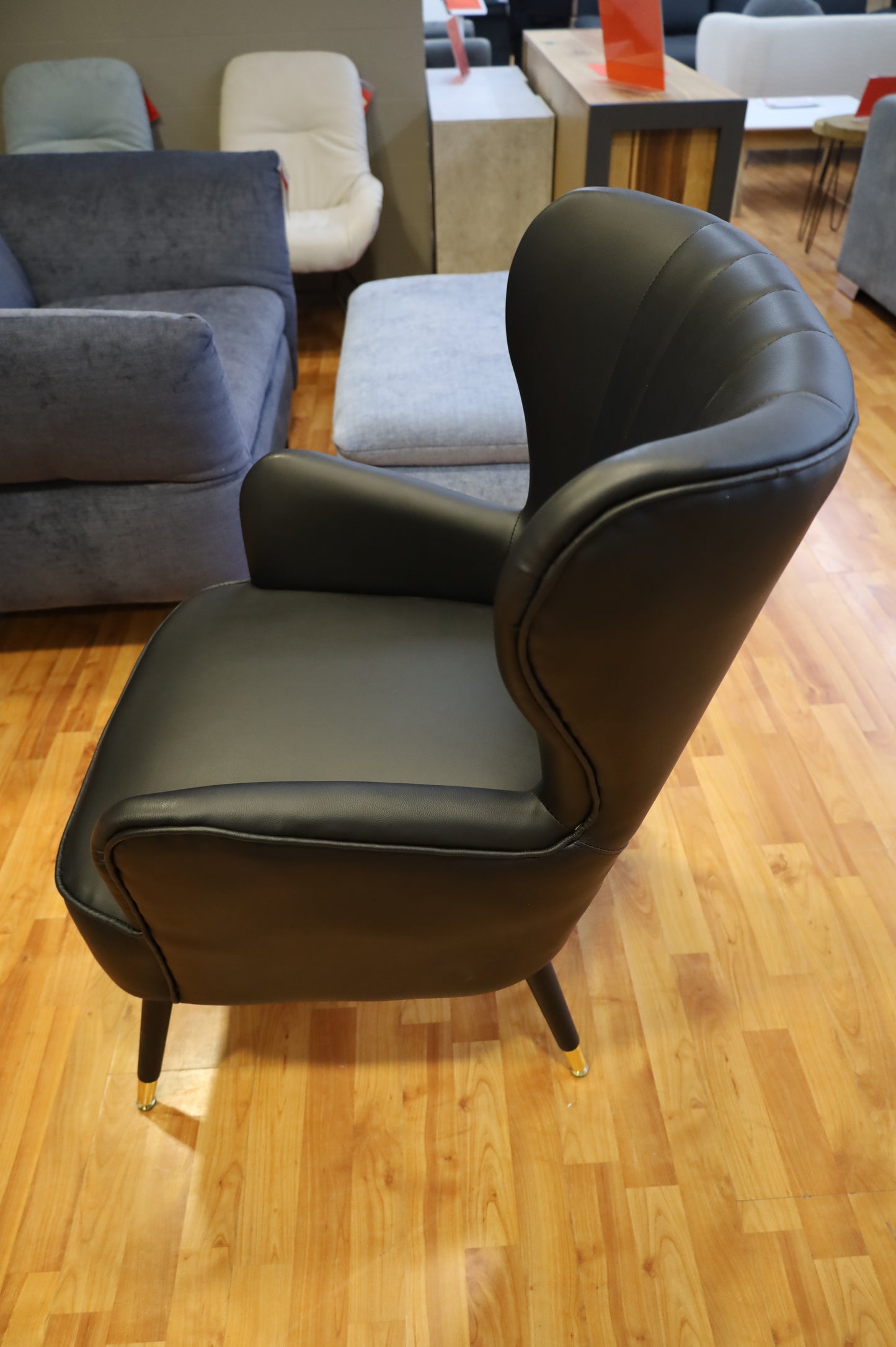 Sessel  + Neu auf Lager + Kunstleder