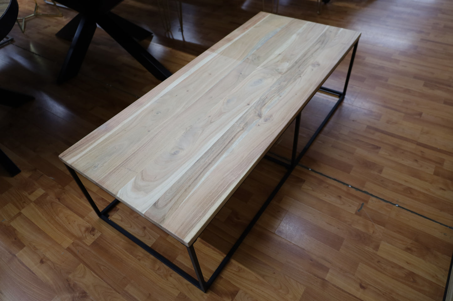 Couchtisch + Massivholz Akazie + Ware von Gutmann