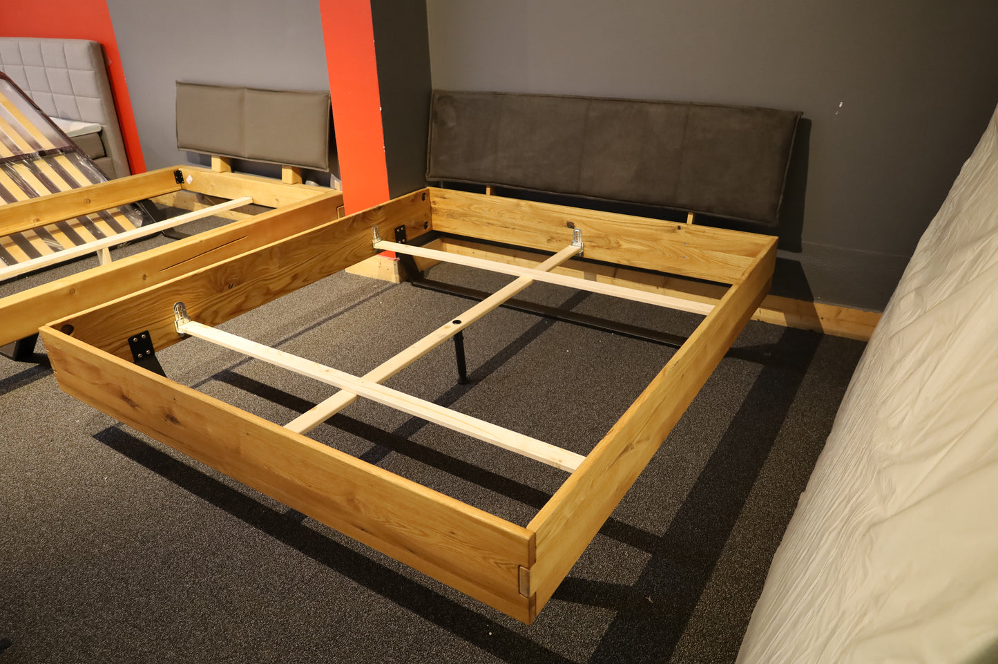 Rahmenbett Bett Boxspringbett  Wildeiche massiv