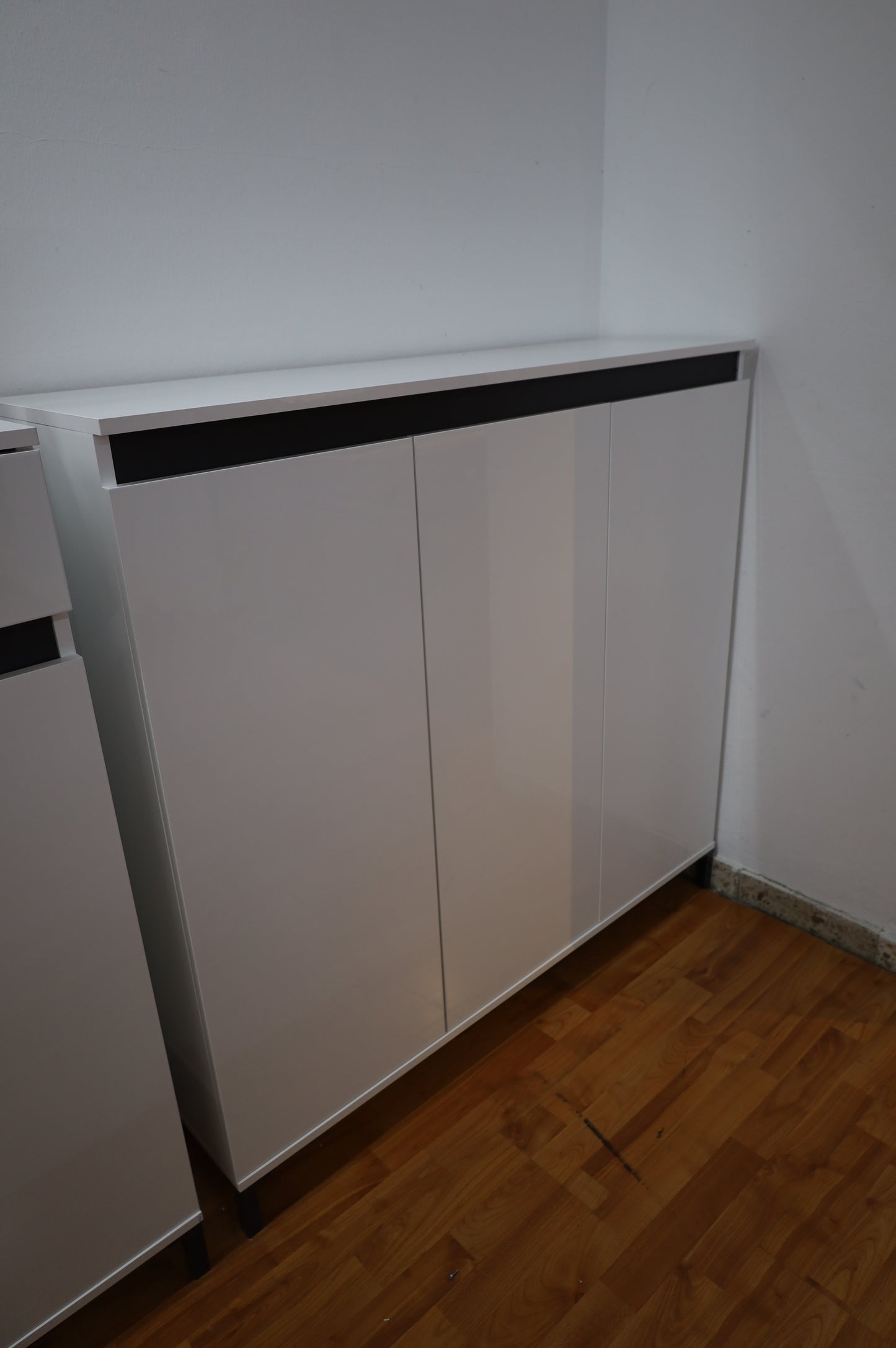 Schuhschrank kommode + Hochglanz + Fachböden