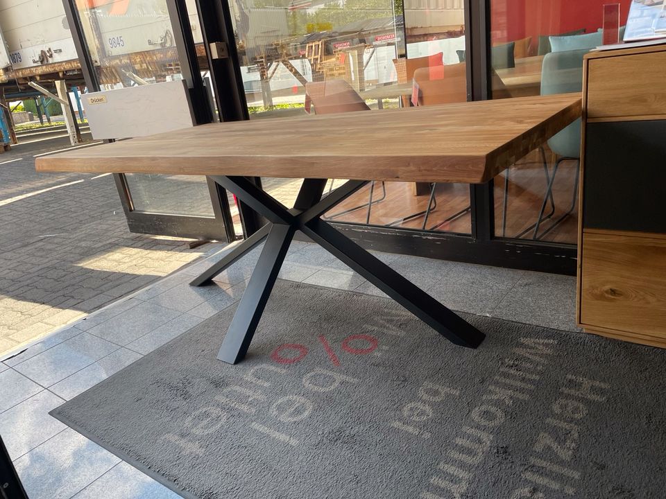 Esstisch Tisch + Massivholz Eiche + Baumkante + Spider Gestell